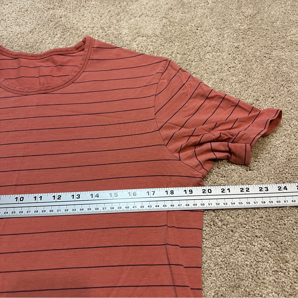 Men’s Lululemon 5 Year Basic Tee Size Medium - image 3